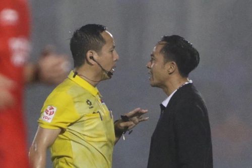 Vòng đấu đặc biệt tại V.League: Số HLV bị cấm chỉ đạo đạt kỷ lục