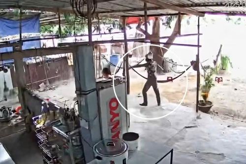 Phẫn nộ nam thanh niên đánh túi bụi một phụ nữ lớn tuổi tại Khánh Hòa