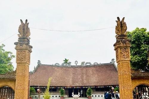 Khám phá vẻ đẹp ngôi đình gần 600 tuổi dựng bằng gỗ lim, đá ong tại Hà Nội