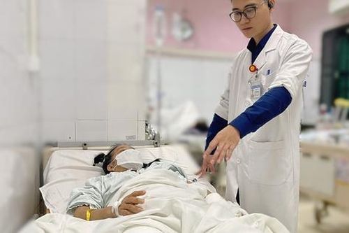 Cứu sống bệnh nhân 60 tuổi ở Hải Dương bị dập nát hai chân do tai nạn giao thông