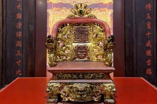 Cận cảnh ngai hoàng đế Duy Tân vừa được công nhận bảo vật quốc gia