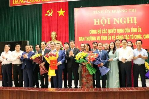 Quảng Trị công bố các quyết định về công tác tổ chức, cán bộ