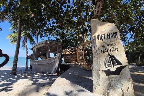 Tổ quốc nhìn từ biển