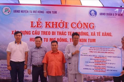 Giúp huyện nghèo Kon Tum xây dựng 2 cây 'Cầu nghĩa tình'