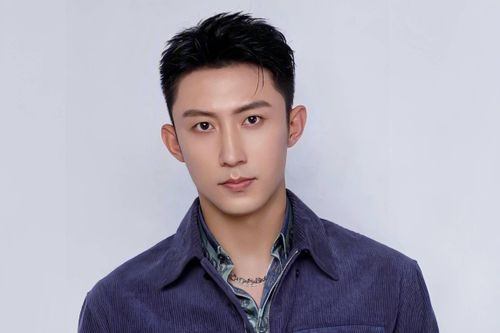 Hoàng Cảnh Du cùng bạn gái du lịch Phú Quốc?