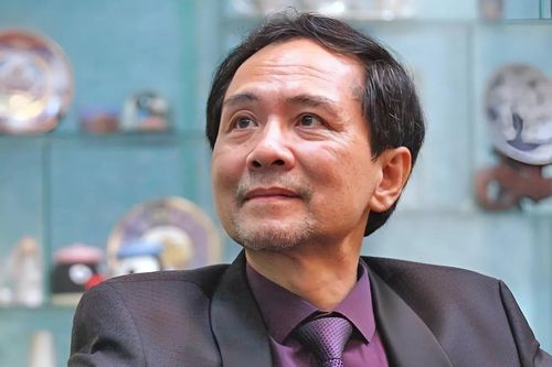 Thơ ba câu của Mai Văn Phấn gây tranh cãi