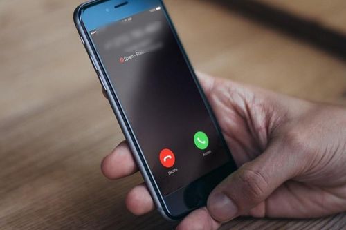 Phát hiện trung tâm có nhiều lao động nước ngoài không đúng giấy phép