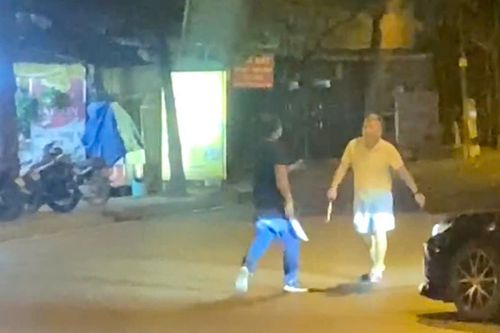 Đã xác minh được danh tính hai tài xế dùng hung khí dọa 'xử' nhau