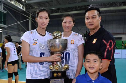 Sau khi HLV Tuấn Kiệt ngỏ lời, huyền thoại bóng chuyền Ngọc Hoa nhận quyết định dự giải đấu lớn cùng Trần Thị Thanh Thúy