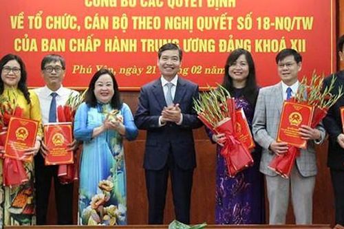 Phú Yên công bố các Quyết định về nhân sự sau khi sắp xếp bộ máy