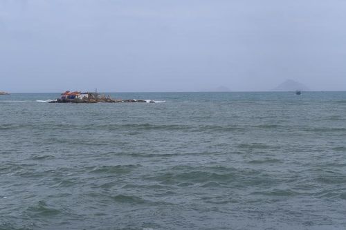 Đã tìm thấy cả 2 người mất tích tại cửa sông Cái Nha Trang