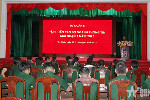 Sư đoàn 5 (Quân khu 7) nâng cao chất lượng huấn luyện, bảo đảm thông tin liên lạc