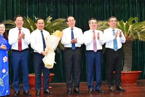 Cuộc chạy tiếp sức lịch sử!