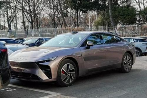 'Soi' Exeed Exlantix ES EREV từ 535 triệu đồng, chạy 1.645 km
