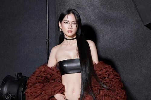 Siêu mẫu Anh Thư 'đốt mắt' với vẻ đẹp nóng bỏng ở tuổi 42