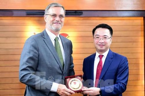 Bí thư Trung ương Đoàn tiếp Đại sứ Pháp tại Việt Nam