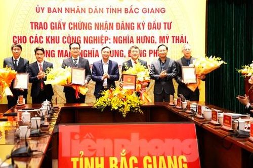 Bắc Giang trao chứng nhận đầu tư cho 4 khu công nghiệp với tổng diện tích hơn 860 ha