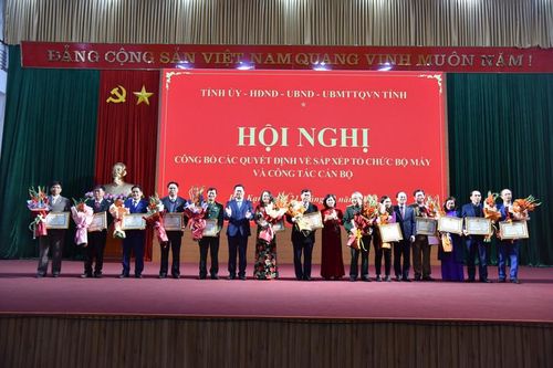 Bắc Kạn công bố các quyết định về công tác cán bộ sau sắp xếp
