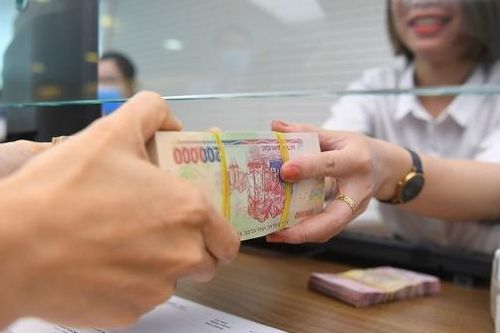 Tin tức kinh tế ngày 21/2: Đề xuất tiếp tục miễn thuế thu nhập cá nhân với lãi tiền gửi tiết kiệm