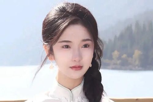 Diễn viên Lâm Na tố cáo bị đạo diễn sàm sỡ, cưỡng hôn