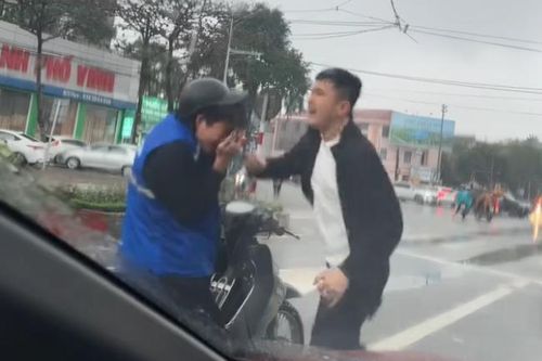 Tạm giữ hình sự đối tượng đánh nam sinh trên đường phố