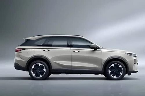 SUV PHEV hạng C, thiết kế ấn tượng, trang bị tối tân, giá dễ tiếp cận