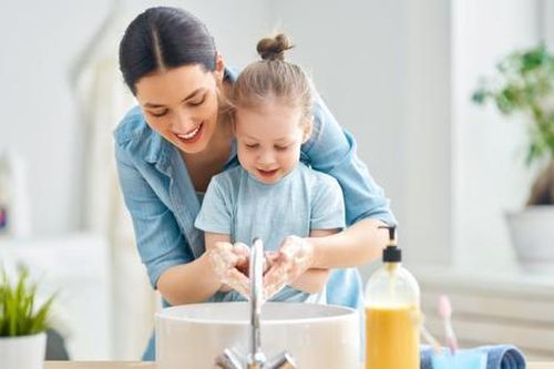 Loạt mẹo vặt hữu ích giúp trẻ phòng ngừa cảm cúm trong mùa lạnh