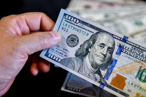 Chuyên gia: Chênh lệch lãi suất USD - VND tạo thêm nhiều rủi ro với ngành ngân hàng