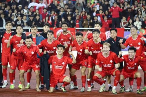 Sau hơn 4 năm, Thể Công-Viettel trở lại đỉnh V.League