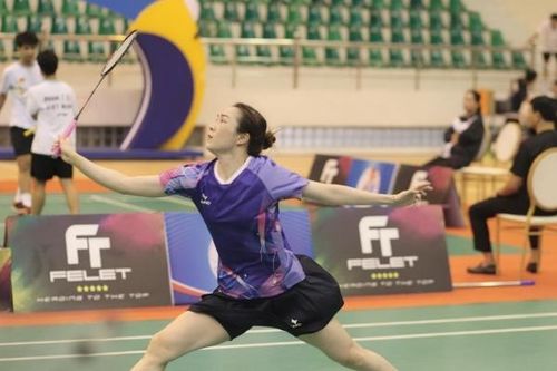 Tay vợt Vũ Thị Trang lọt vào tứ kết giải Singapore International Challenge 2025