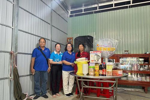 Bàn giao nhà 'Mái ấm tình thương'