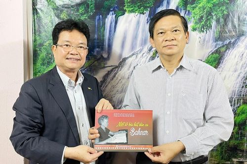 Tri ân nghệ sĩ của núi rừng