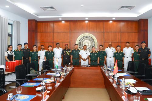 Trường Sĩ quan Thông tin đón đoàn đại biểu tàu hải quân và cảnh sát biển Ấn Độ
