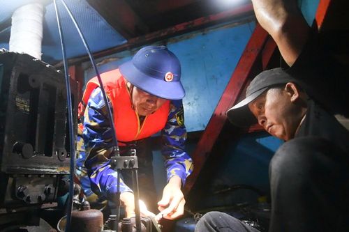 Đảo Sơn Ca hỗ trợ tàu cá bị hỏng máy tại quần đảo Trường Sa