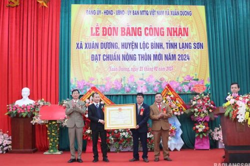 Lộc Bình: Xã Xuân Dương đón bằng công nhận đạt chuẩn nông thôn mới