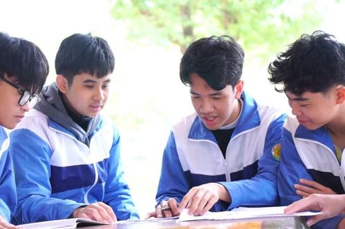 Nam sinh Trường THPT Chuyên Lào Cai giành học bổng toàn phần 2,8 tỷ đồng