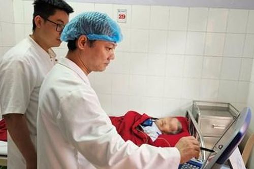 Đặt máy tạo nhịp tim vĩnh viễn, cứu sống cụ ông 97 tuổi