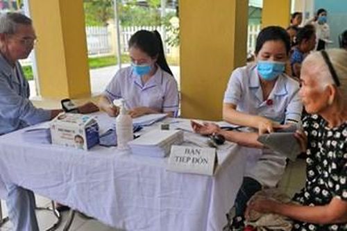 Xây dựng, phát huy hình ảnh đẹp về người thầy thuốc
