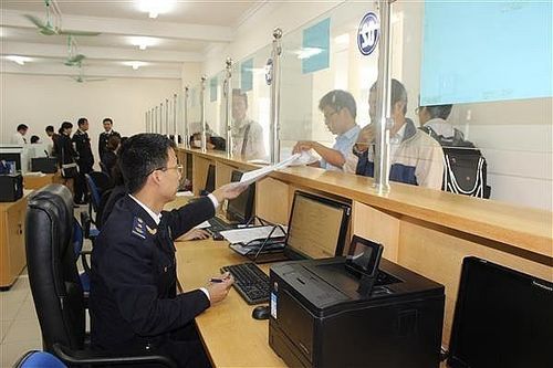 Khai hải quan khi dừng miễn thuế giá trị gia tăng với hàng trị giá nhỏ