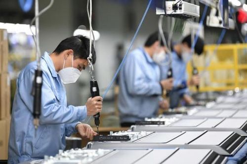 Thị trường lao động ra nước ngoài rộng mở nhưng không có 'việc nhẹ lương cao'