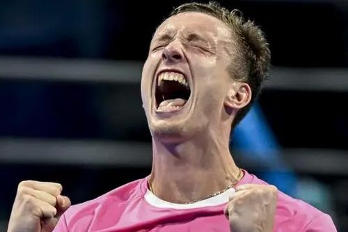 Jiri Lehecka giành chiến thắng trước Carlos Alcaraz tại Qatar Open
