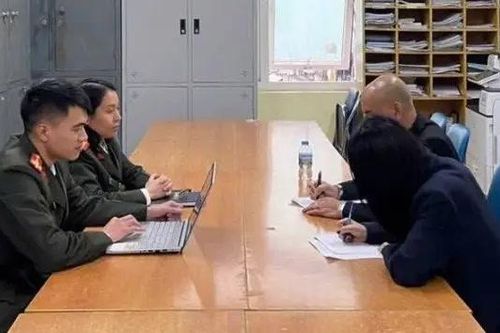 Xử phạt chủ tài khoản 'Phú Lê' đăng tải clip đánh bạc