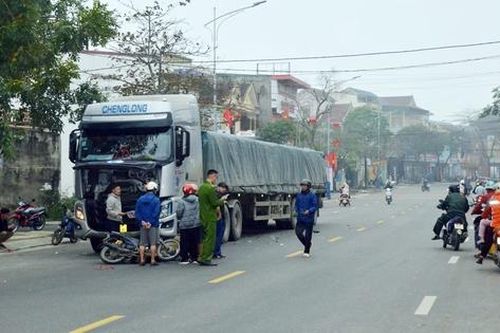 Va chạm giao thông tại Nghệ An khiến 2 học sinh thương vong