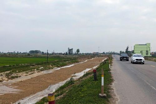 Lên phương án tiếp tục đầu tư hoàn tất hạng mục dở dang của dự án mở rộng quốc lộ 9