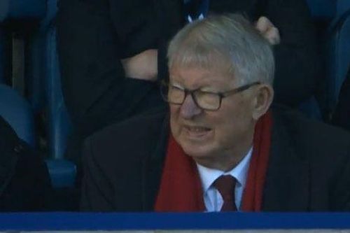 Sir Alex nhăn nhó nhìn MU khởi đầu tệ hại