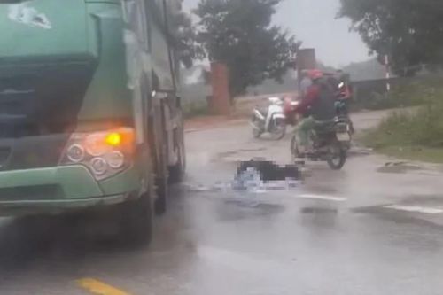 Va chạm xe tải, người phụ nữ đi xe máy tử vong tại chỗ