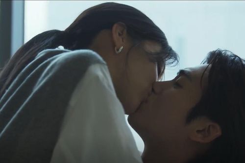 Cảnh nóng phản cảm của nam thần Park Hyung Sik