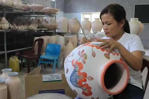 Chuyện từ những đôi bàn tay