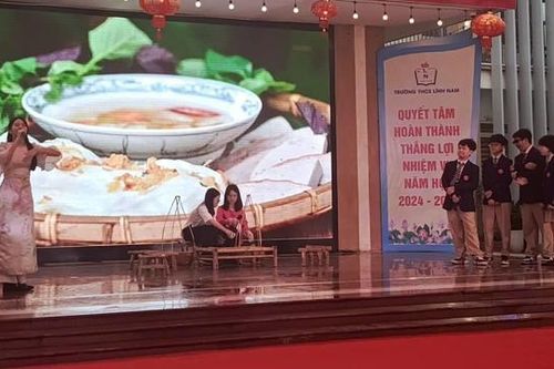 Học sinh Hoàng Mai trong vai 'Sứ giả du lịch', lan tỏa tình yêu Hà Nội