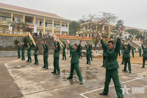 Giúp chiến sĩ mới nhanh chóng thích nghi với môi trường quân ngũ